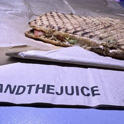Joe & The Juice - Spicy Tuna sandwich- yummmy (with 3 m's) and very filling