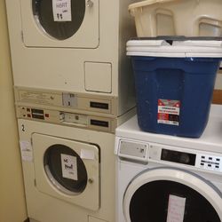 Laundrolounge - Typical