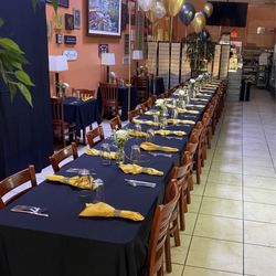 Oak Cafe and Farmers Market