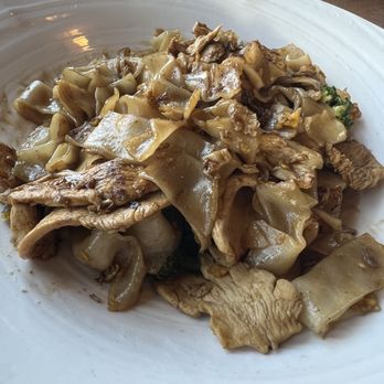Torsap Thai Kitchen - Pad See You with Chicken - Thai Near Me - Walnut Creek, California Torsap Thai Kitchen - Pad See You with Chicken - Thai Near Me - Walnut Creek, California