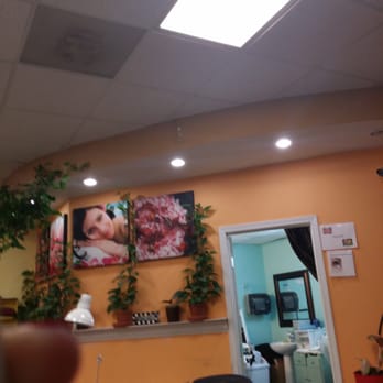 Red Persimmon Nails Spa - Spa room - Nail Salons Near Me - Palmdale, California