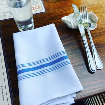 Community Table - Place setting - Comfort Food Near Me - Mt Pleasant, South Carolina Community Table - Place setting - Comfort Food Near Me - Mt Pleasant, South Carolina