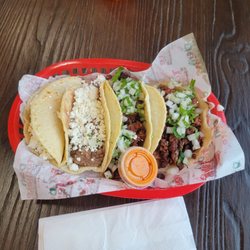 Don Tomate Meat Market And More - Tacos platter