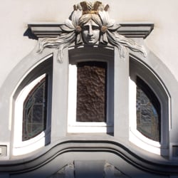 Oberkasseler Putten - Man beachte die Fenster. So muss es sein