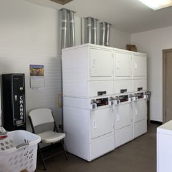 Pecan Grove RV Resort - Laundry