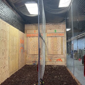 AxeVentures Axe Throwing - Axe Throwing Near Me - Berkeley, California