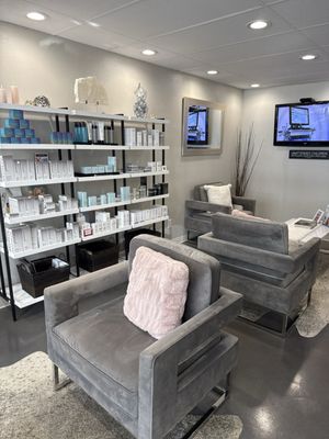 Kucumber Skin Lounge