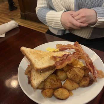 Isabella's - Classic breakfast with 2 eggs, toast, bacon and roasted potatoes - Tapas/Small Plates Near Me - Frederick, Maryland