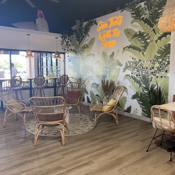 Golden Juicery - Inside - Acai Bowls Near Me - Jupiter, Florida