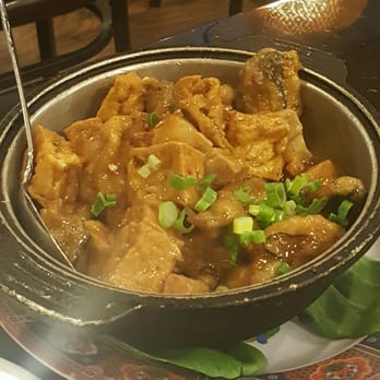 V Garden - Clay pot with oysters, pork (which was very salty), and tofu. - Seafood Near Me - Kent, Washington V Garden - Clay pot with oysters, pork (which was very salty), and tofu. - Seafood Near Me - Kent, Washington
