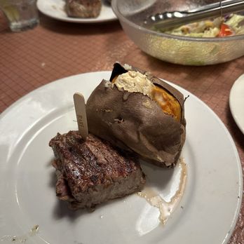 Brown Derby Road House - Steakhouses Near Me - Mansfield, Ohio