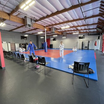 Guerrilla Jiu-Jitsu - Mat - Brazilian Jiu-jitsu Near Me - Pleasanton, California Guerrilla Jiu-Jitsu - Mat - Brazilian Jiu-jitsu Near Me - Pleasanton, California