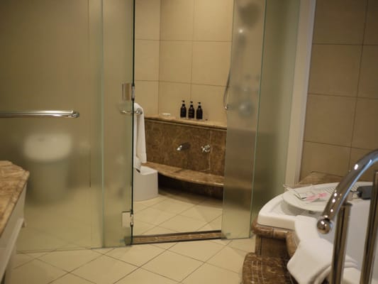 LA SUITE KŌBE by null