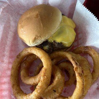 Franklinville Diner - Cheeseburger with onion rings - Diners Near Me - Franklinville, North Carolina Franklinville Diner - Cheeseburger with onion rings - Diners Near Me - Franklinville, North Carolina