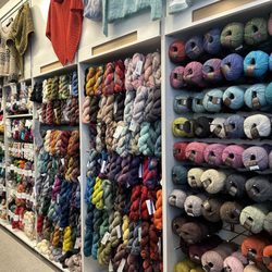 beWoolen - Yarn wall