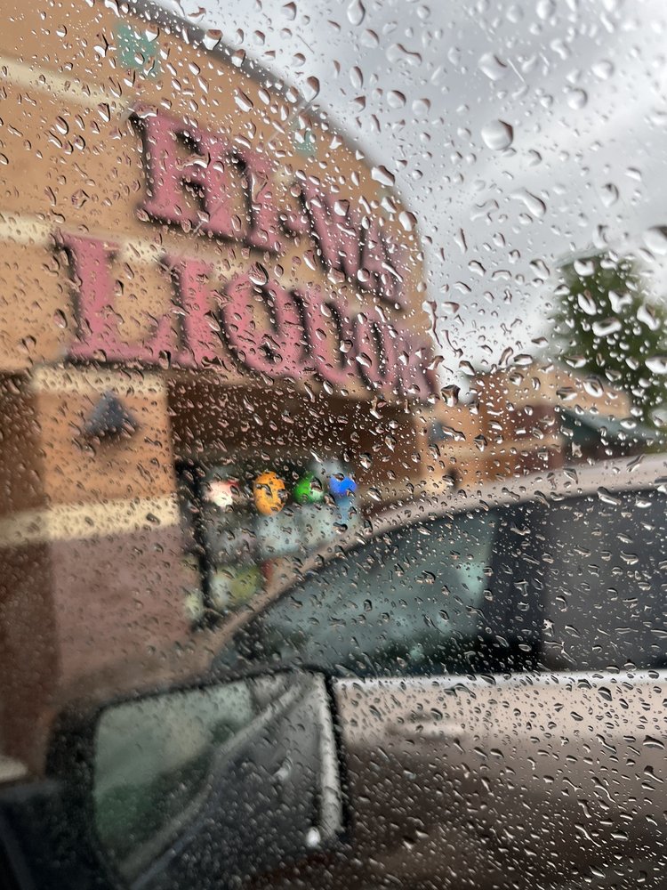 Hi-Way Liquors Logo