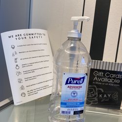 Kay Jewelers - Hand sanitizer and COVID-19 policies at main entrance