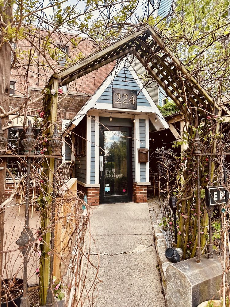 224 Boston Street Restaurant