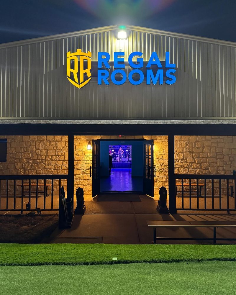 REGAL ROOMS Updated January 2025 1204 Regal Row, Austin, Texas