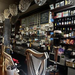 The Crown and Anchor English Pub