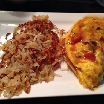 Syrup Downtown - Bland Aztec omelette, and soggy hash browns - Breakfast & Brunch Near Me - Denver, Colorado Syrup Downtown - Bland Aztec omelette, and soggy hash browns - Breakfast & Brunch Near Me - Denver, Colorado