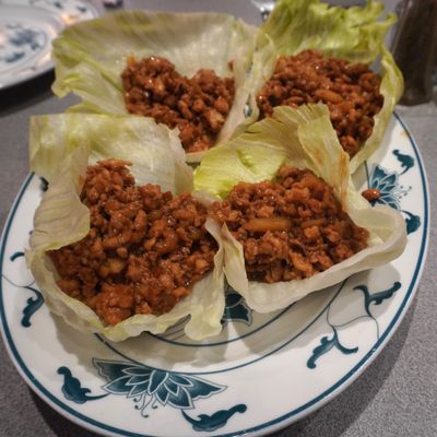 Hunan By the Falls by null