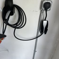 Thompson Electric Installation - Tesla mobile charger