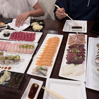 Tomikawa Japanese Restaurant - AYCE sushi - Japanese Near Me - Pasadena, California