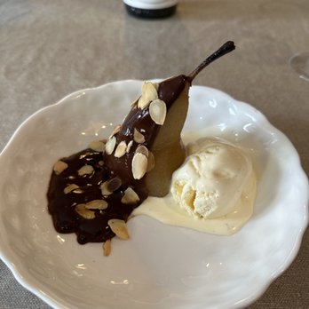 Le Foodist - Poached pears with Chocolate Sauce and Vanilla IceCream-Poire Belle-Hélène - Cooking Schools Near Me - Paris, 75 Le Foodist - Poached pears with Chocolate Sauce and Vanilla IceCream-Poire Belle-Hélène - Cooking Schools Near Me - Paris, 75
