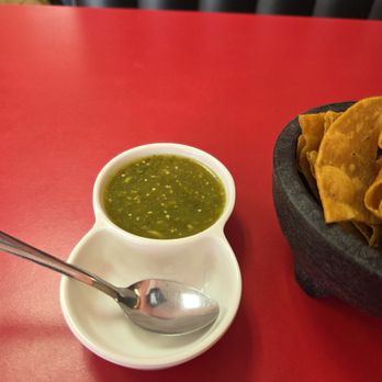 El Mora Restaurant - Salsa verde - Mexican Near Me - Palmdale, California