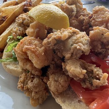 Hog Island Fish Camp - Seafood po' boy - Seafood Near Me - Dunedin, Florida