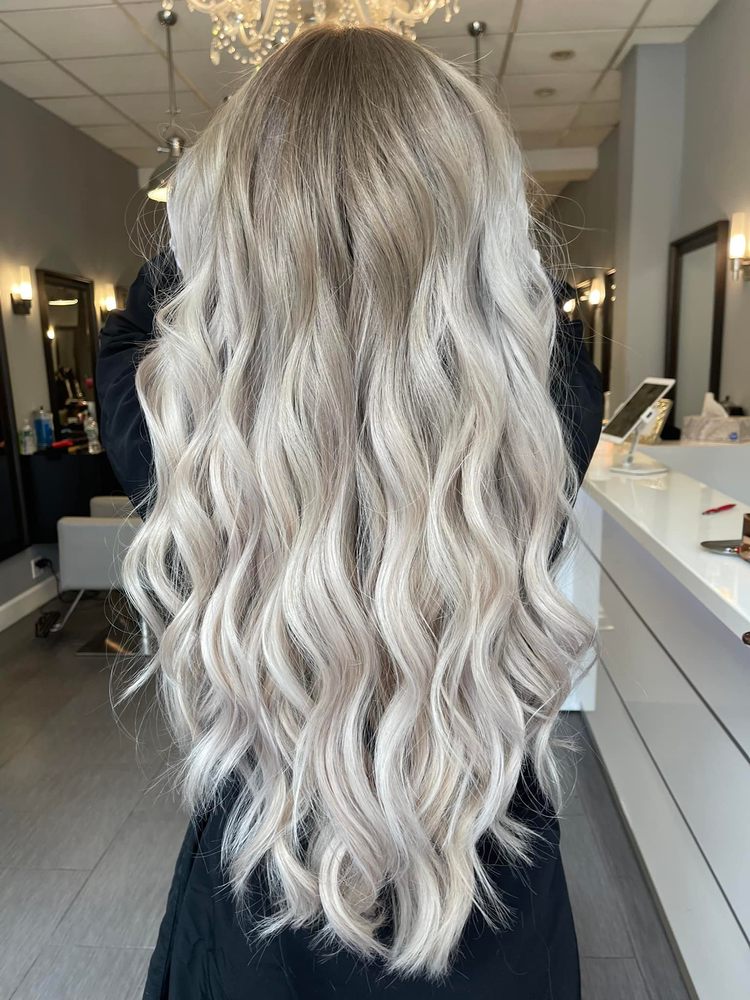 Valentino & Jet Salon