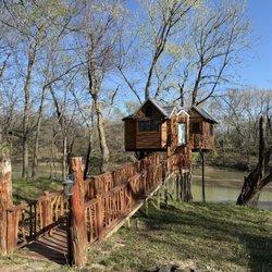K River campground - River side tree House!