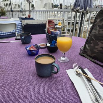 Marina Cafe - Comfy table seating looking at boats - Cafes Near Me - Wilmington, California Marina Cafe - Comfy table seating looking at boats - Cafes Near Me - Wilmington, California
