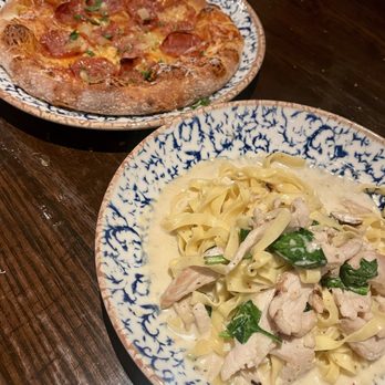 Brio Italian Grille - Calabrese Pizza Chicken & Spinach Fettuccine - Italian Near Me - Rancho Cucamonga, California Brio Italian Grille - Calabrese Pizza Chicken & Spinach Fettuccine - Italian Near Me - Rancho Cucamonga, California