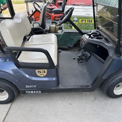 Giant Oak Golf Club - Photos of the supposedly damaged golf cart.