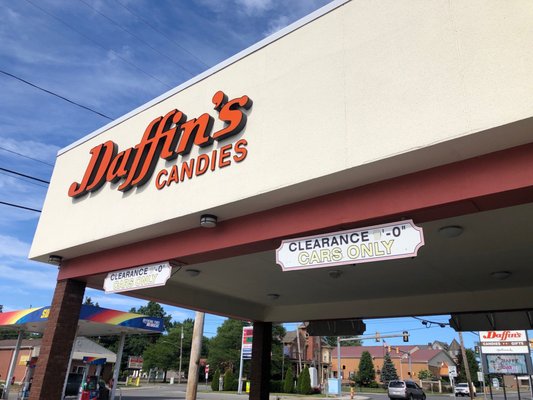 Daffin's Candies by null