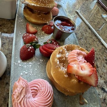 Seabreeze Cafe - Strawberry cream cheese waffle - Cafes Near Me - Las Vegas, Nevada