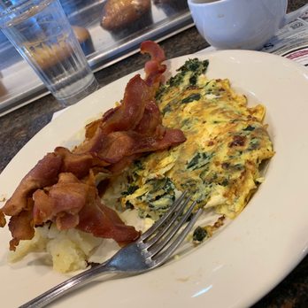 Bridgewater Diner - Florentine Omelette with a side of bacon! - Diners Near Me - Bridgewater, New Jersey Bridgewater Diner - Florentine Omelette with a side of bacon! - Diners Near Me - Bridgewater, New Jersey