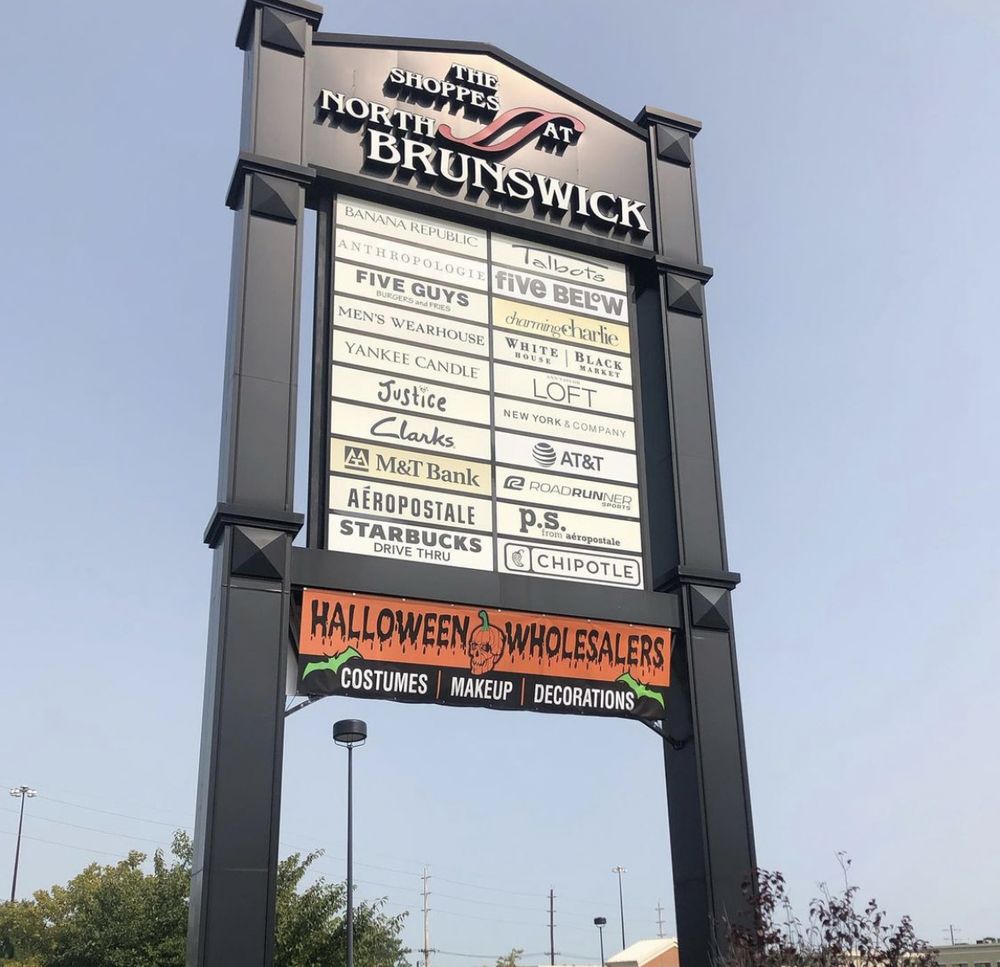 HALLOWEEN WHOLESALERS Updated June 2024 774 Shoppes Blvd, North Brunswick, New Jersey