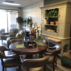 Cali's Home Consign & Design