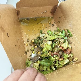 Burma Roots - This much oil comes out just by tilting the box only for five seconds, and without squeezing - Burmese Near Me - San Jose, California