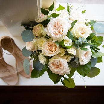 Lynn Doyle Flowers & Events - My wedding bouquet - Florists Near Me - Memphis, Tennessee
