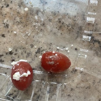 Sweet Tomatoes Pizza - Moldy tomatoes - Pizza Near Me - Newton, Massachusetts Sweet Tomatoes Pizza - Moldy tomatoes - Pizza Near Me - Newton, Massachusetts