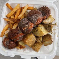 Kaza Meza - Vegan Falafel with fries and garlic potatoes