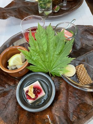 En Japanese kitchen & Sake bar by null