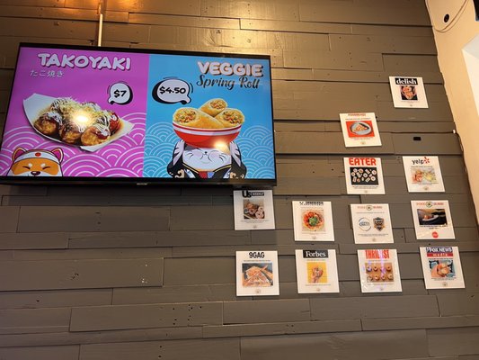 Poke Burri / Lifting Noodles Ramen by null