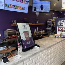 Acai Republic - Torrance - Inside