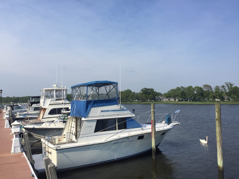 RIVER BOAT CLUB Updated August 2024 Riviera Dr, Mastic, New