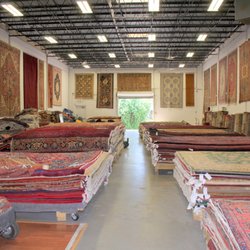 Marco Polo Oriental Rugs - Big warehouse full of Hand Knotted rug from around the world. Door mates to Palace Sizes. Fine Oriental Rugs at Wholesale Prices.